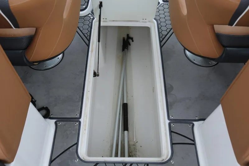 Slide: The Image of Scarab 255 Impulse 2017 - 61