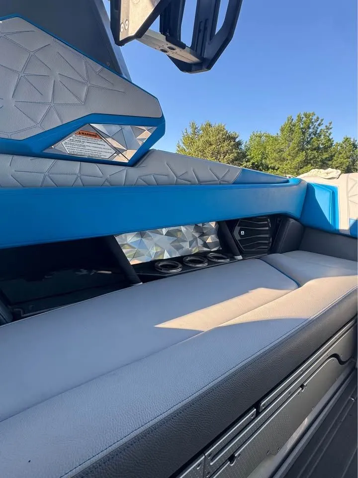 Slide: The Image of Nautique Super Air Nautique G25 Paragon 2022 - 12