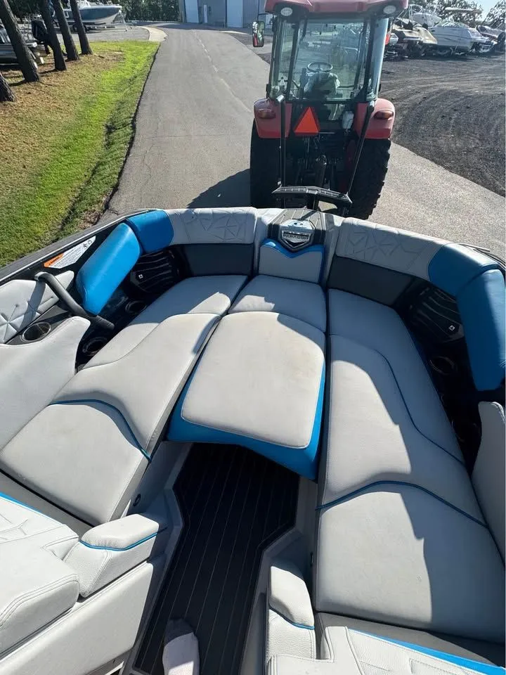 Slide: The Image of Nautique Super Air Nautique G25 Paragon 2022 - 13