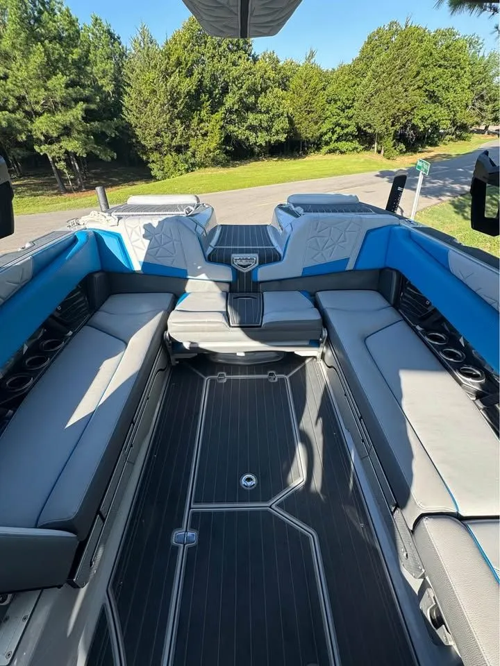 Slide: The Image of Nautique Super Air Nautique G25 Paragon 2022 - 14