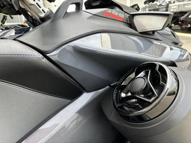 Slide: The Image of Sea-Doo GTR 2025 - 13