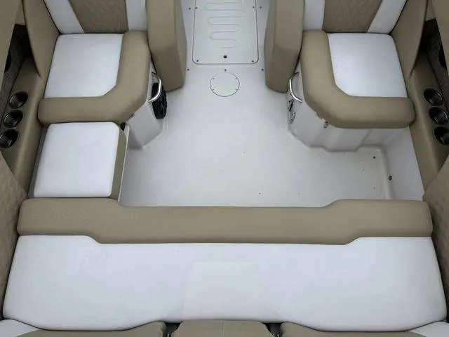 Slide: The Image of Scarab 255 H.O. 2016 - 13