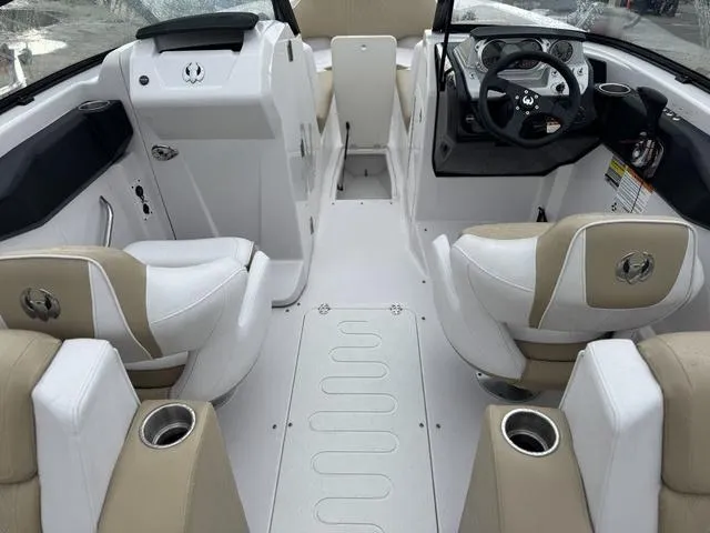 Slide: The Image of Scarab 255 H.O. 2016 - 14