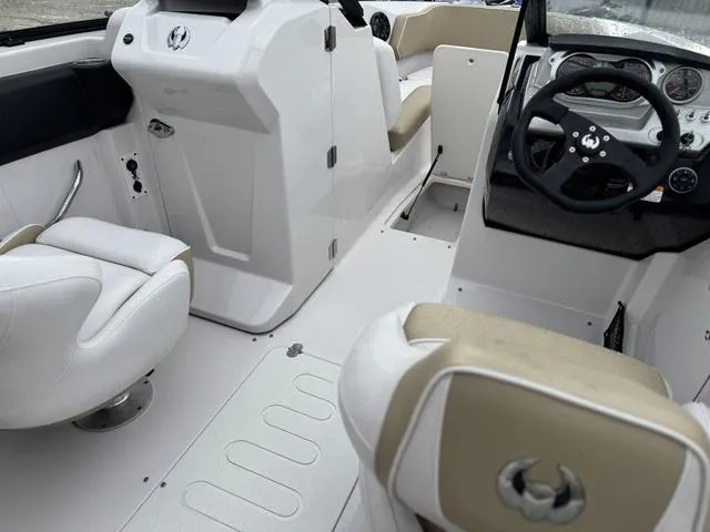 Slide: The Image of Scarab 255 H.O. 2016 - 17