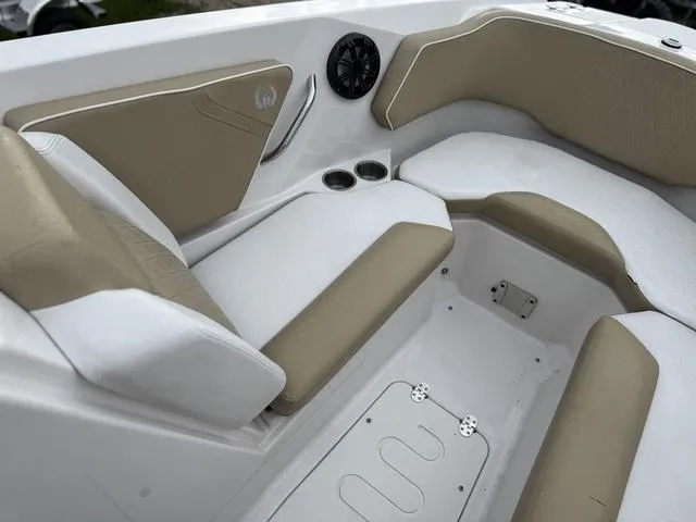 Slide: The Image of Scarab 255 H.O. 2016 - 20