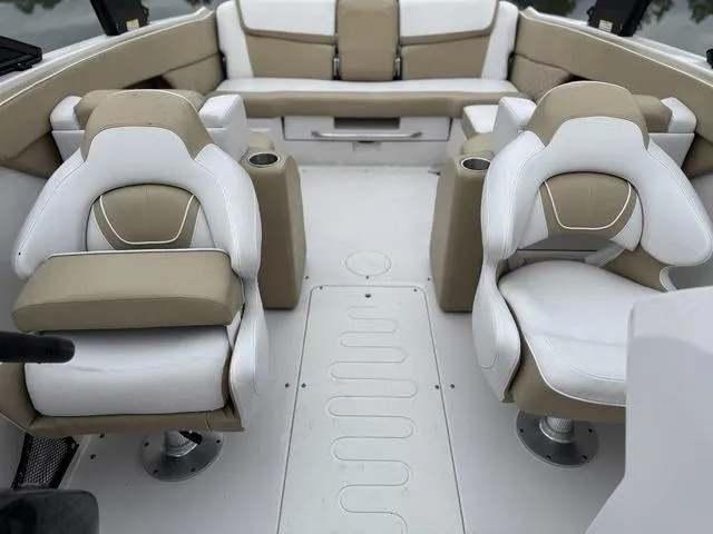 Slide: The Image of Scarab 255 H.O. 2016 - 24