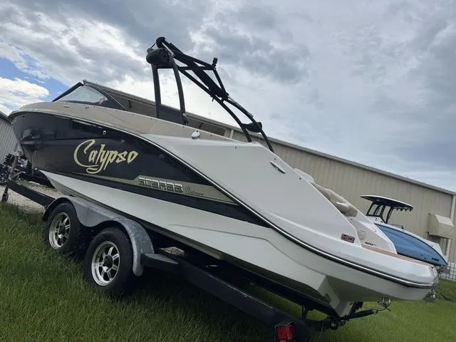 Slide: The Image of Scarab 255 H.O. 2016 - 5