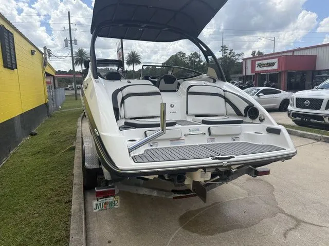 Slide: The Image of Yamaha 242 Limited S E-Series 2018 - 11