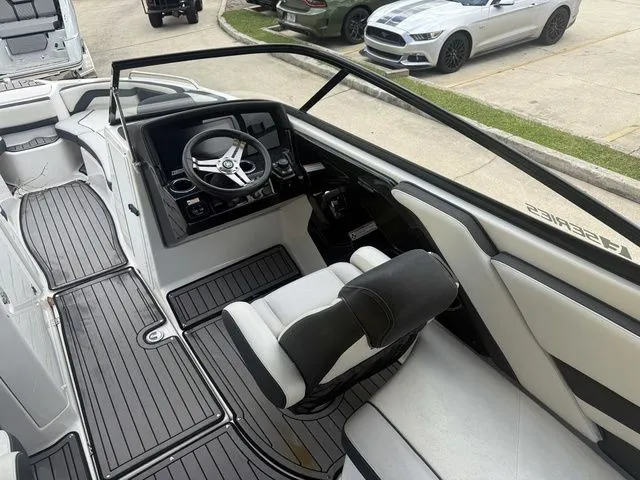 Slide: The Image of Yamaha 242 Limited S E-Series 2018 - 16