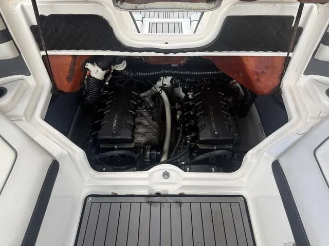 Slide: The Image of Yamaha 242 Limited S E-Series 2018 - 30