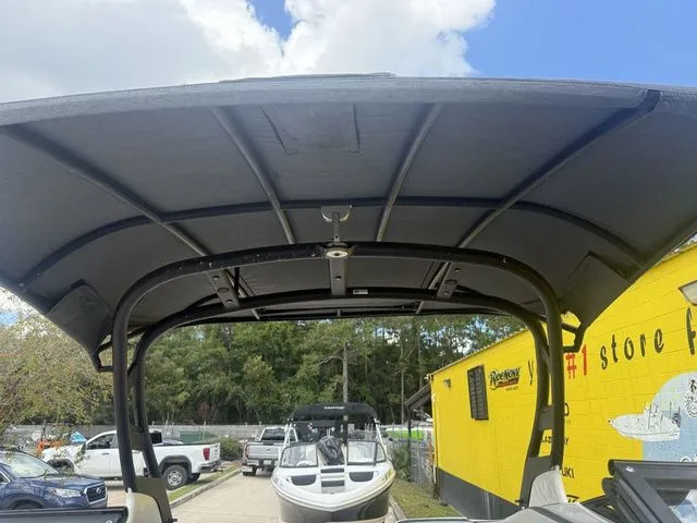 Slide: The Image of Yamaha 242 Limited S E-Series 2018 - 33