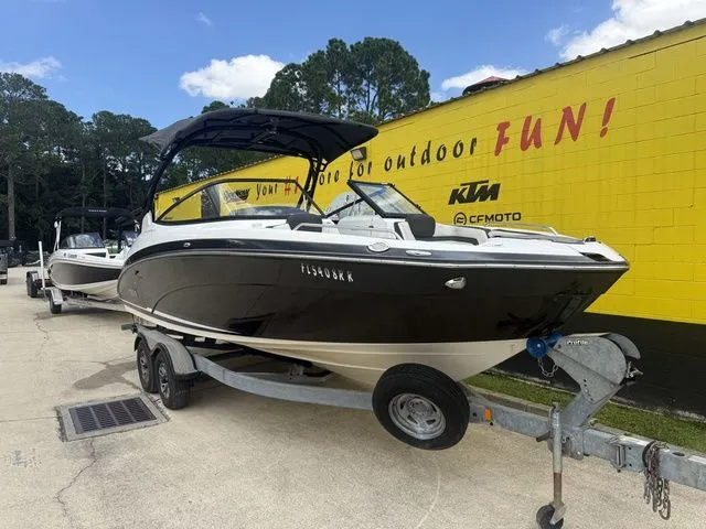 Slide: The Image of Yamaha 242 Limited S E-Series 2018 - 4