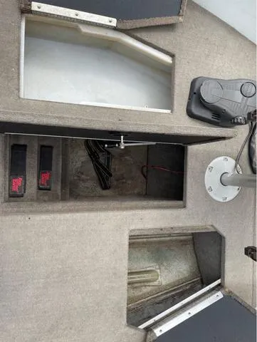 Slide: The Image of MirroCraft 1686 TROLLER TILLER 2010 - 18