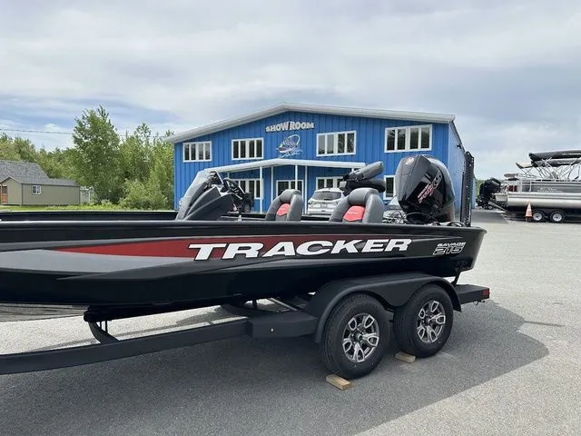 Slide: The Image of Tracker SAVAGE™ 215 2025 - 7