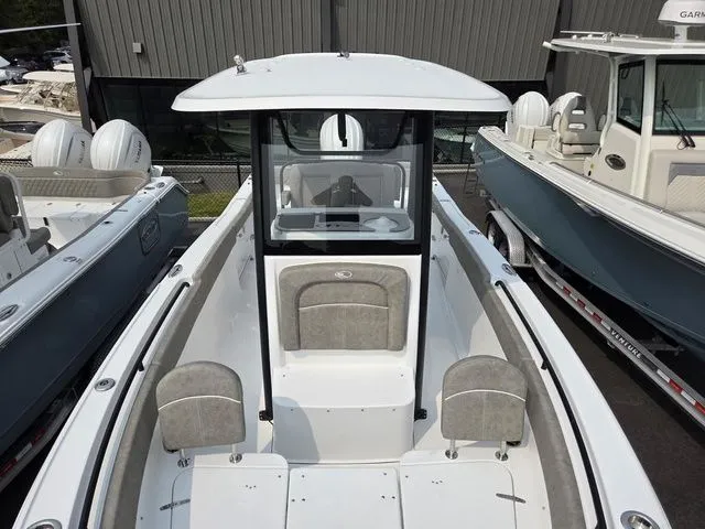 Slide: The Image of Sea Hunt Ultra 255se 2026 - 15