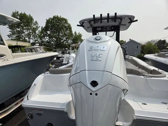 Slide: The Image of Sea Hunt Ultra 255se 2026 - 6