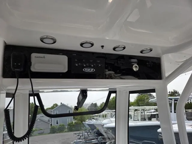 Slide: The Image of Sea Hunt Ultra 265SE 2026 - 14