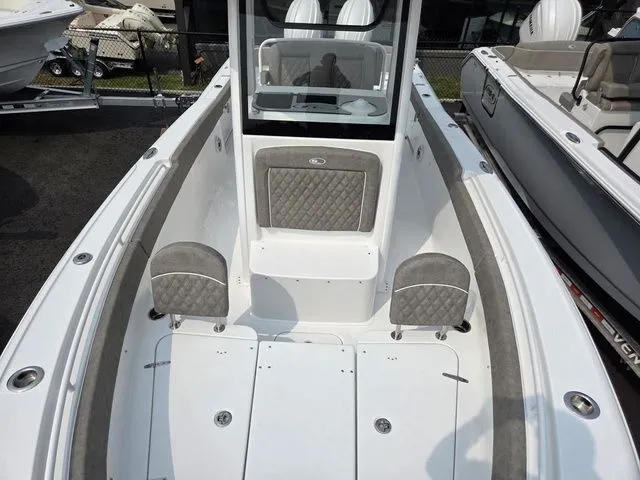 Slide: The Image of Sea Hunt Ultra 265SE 2026 - 17