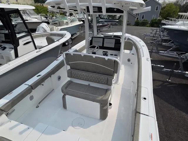 Slide: The Image of Sea Hunt Ultra 265SE 2026 - 8