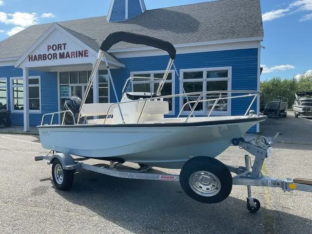 Slide: The Image of Boston Whaler 150 Montauk 2025 - 8