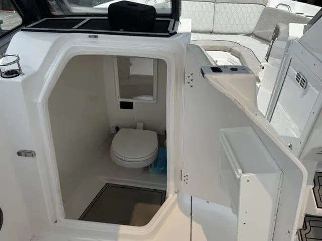 Slide: The Image of Sea Fox 268 Traveler 2023 - 7