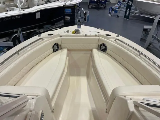 Slide: The Image of Grady-White Freedom 255 2025 - 8