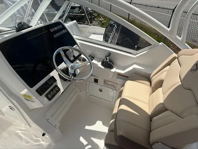 Slide: The Image of Edgewater 248CX 2025 - 4