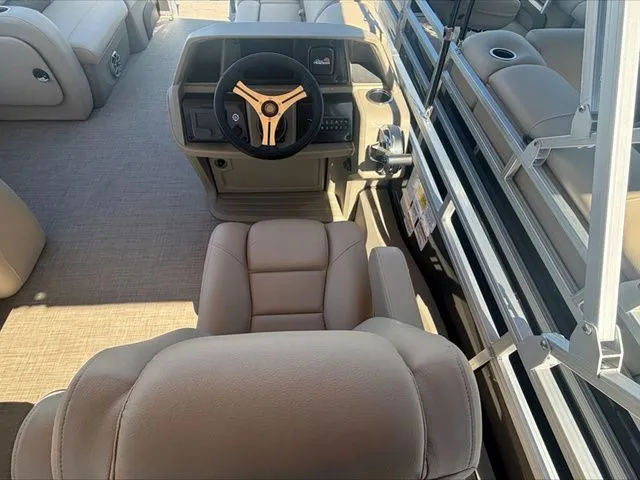 Slide: The Image of Sun Tracker SportFish™ 22 DLX 2025 - 5