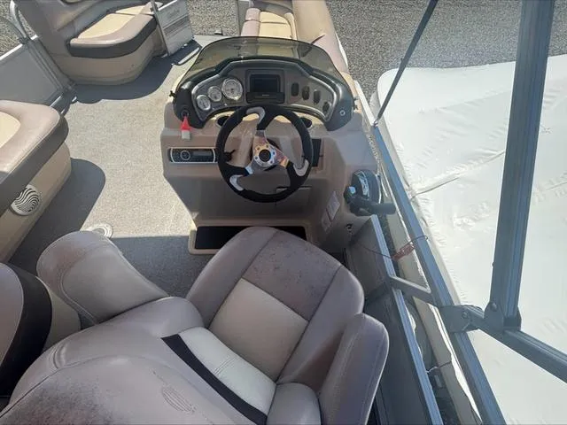 Slide: The Image of Sun Tracker Party Barge 22 DLX 2015 - 5