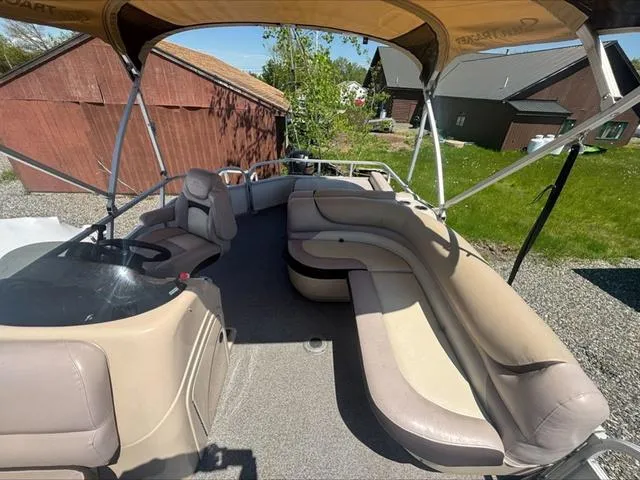 Slide: The Image of Sun Tracker Party Barge 22 DLX 2015 - 6