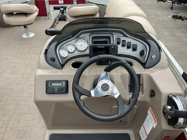 Slide: The Image of Sun Tracker Fishin' Barge 20 DLX 2022 - 10