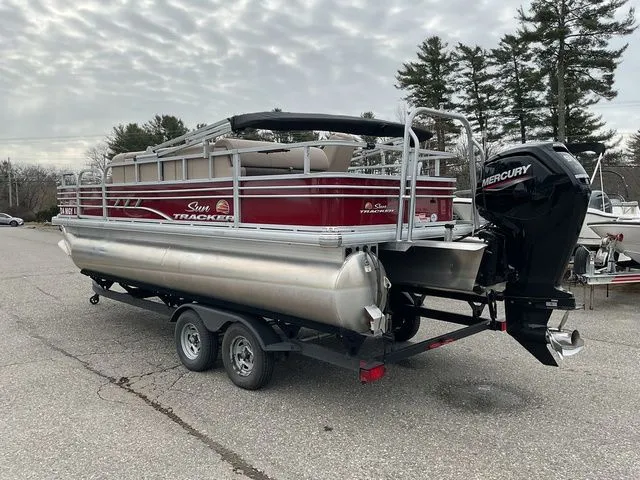 Slide: The Image of Sun Tracker Fishin' Barge 20 DLX 2022 - 4
