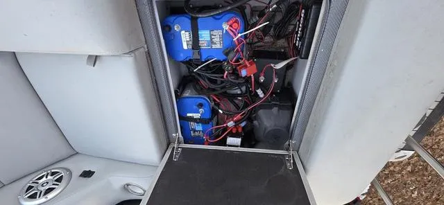 Slide: The Image of Regency 254 LE3 Sport 2017 - 9