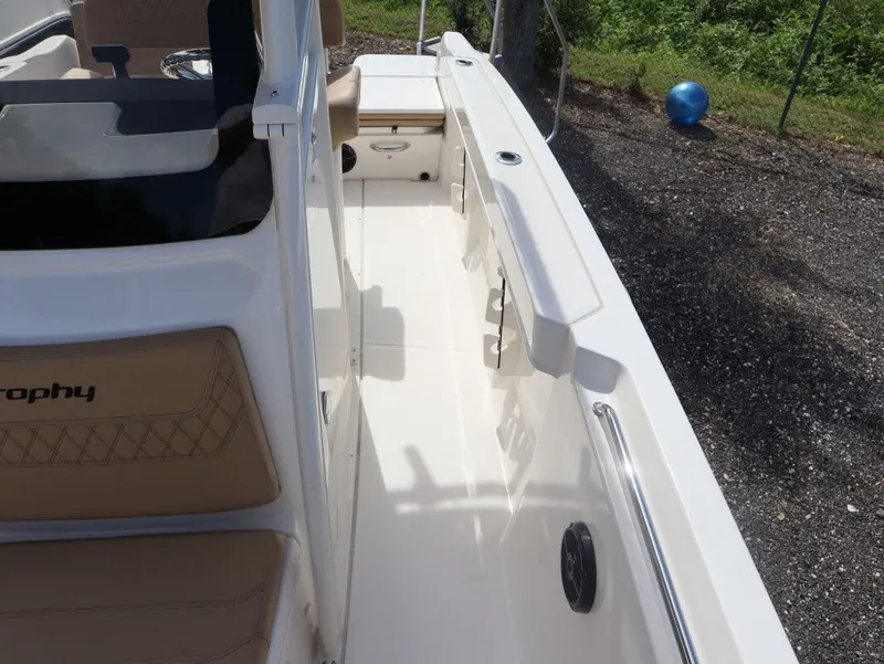 Slide: The Image of Bayliner Trophy T22CC 2025 - 11