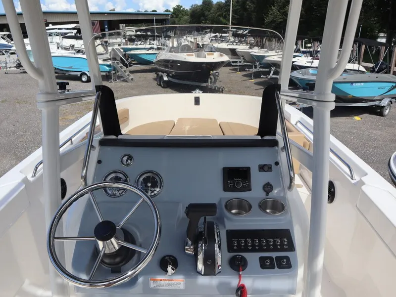 Slide: The Image of Bayliner Trophy T22CC 2025 - 15