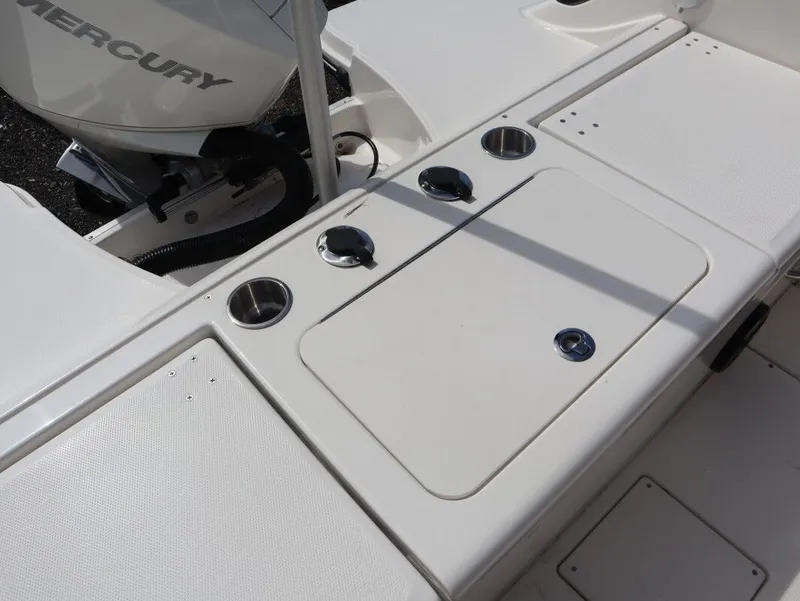 Slide: The Image of Bayliner Trophy T22CC 2025 - 19