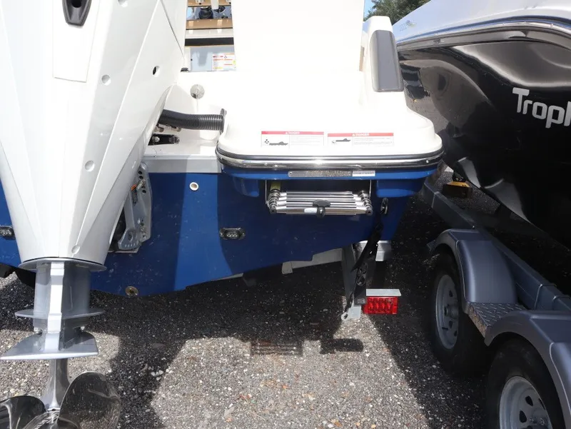 Slide: The Image of Bayliner Trophy T22CC 2025 - 3