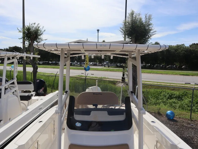 Slide: The Image of Bayliner Trophy T22CC 2025 - 9