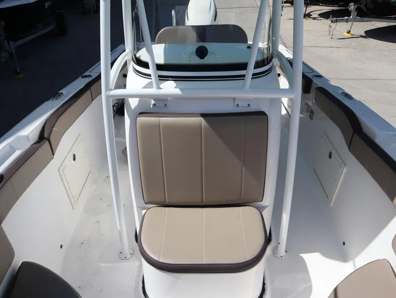 Slide: The Image of Aquasport 230 CC 2021 - 18