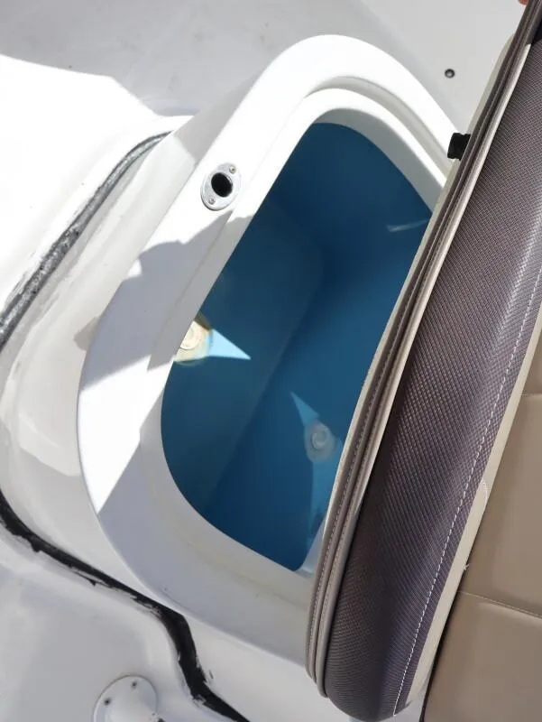 Slide: The Image of Aquasport 230 CC 2021 - 19