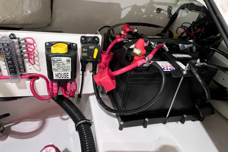 Slide: The Image of Electrical system of 2021 Everglades 253 Center Console boat with battery and wiring. - 24
