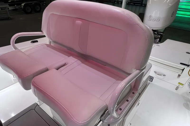Slide: The Image of 2021 Everglades 253 Center Console boat seat with Yamaha 300 engine in background. - 37