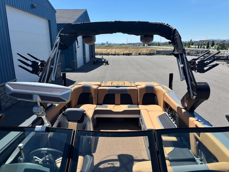 Slide: The Image of MasterCraft X24 2023 - 8