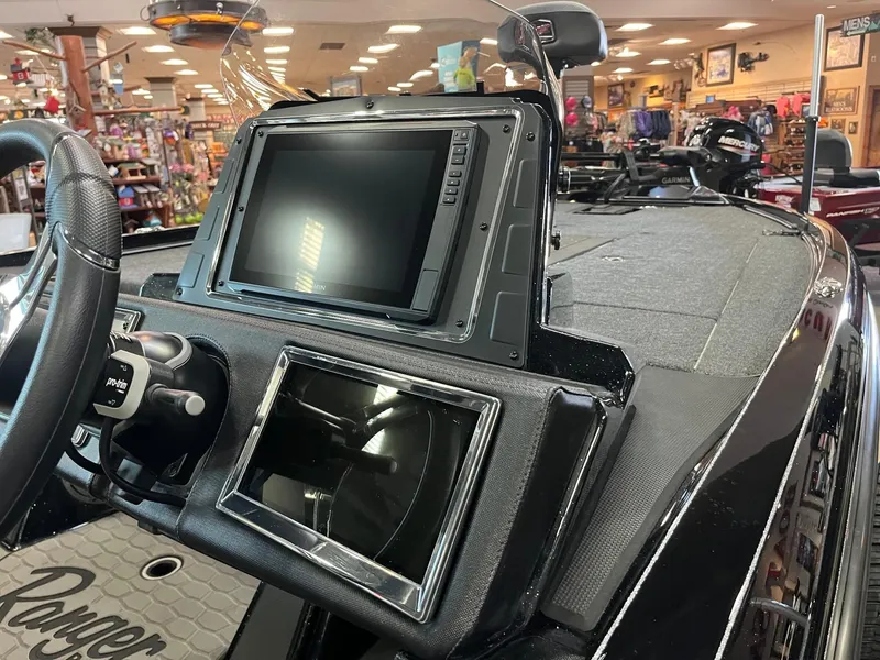Slide: The Image of 2025 Ranger Z520R Cup-Equipped boat dashboard with advanced navigation system. - 4