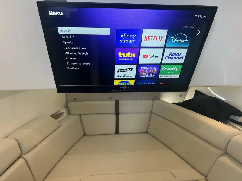 Slide: The Image of Boston Whaler 35 Realm (SeaKeeper equipped) 2021 - 31