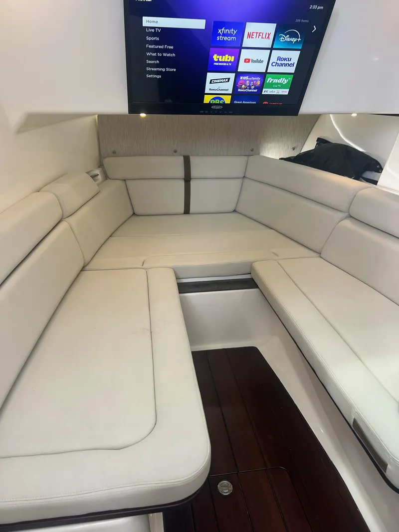 Slide: The Image of Boston Whaler 35 Realm (SeaKeeper equipped) 2021 - 32