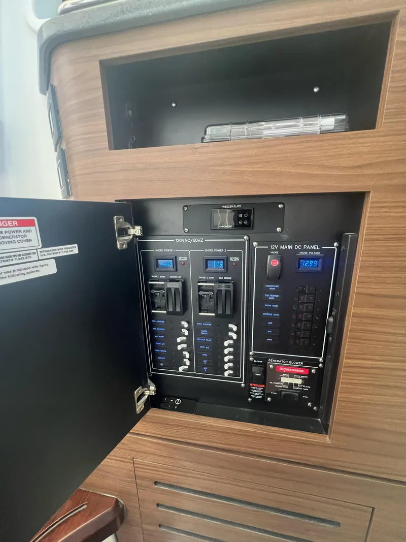 Slide: The Image of Boston Whaler 35 Realm (SeaKeeper equipped) 2021 - 37