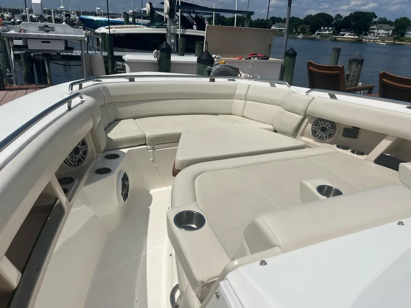 Slide: The Image of Boston Whaler 35 Realm (SeaKeeper equipped) 2021 - 5