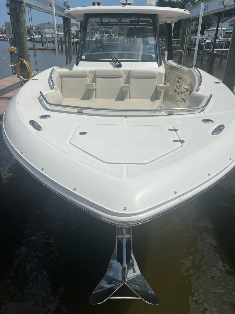 Slide: The Image of Boston Whaler 35 Realm (SeaKeeper equipped) 2021 - 6