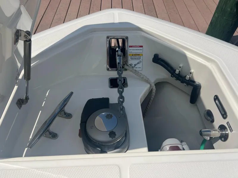 Slide: The Image of Boston Whaler 35 Realm (SeaKeeper equipped) 2021 - 7